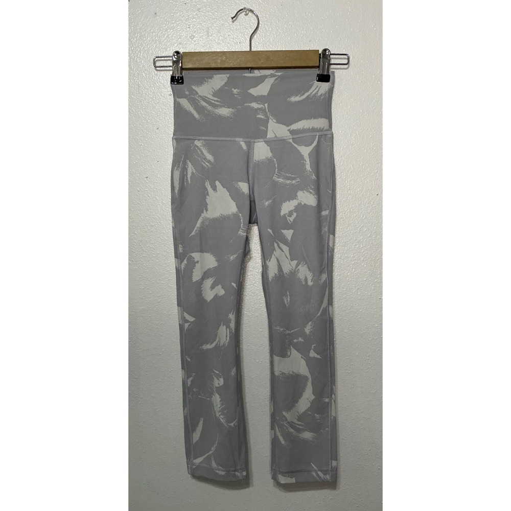 Lululemon Wunder Under Crop Leggings Size‎ 2 Silver High Rise Athleisure Stretch